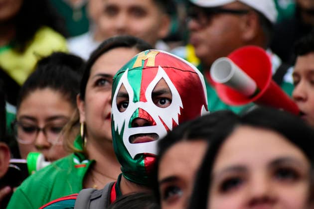 Mexican Supporters Watching The 2026 FIFA World Cup, WM, Weltmeisterschaft, Fussball Match Mexico v Czechia A Supporterr of Mexico national soccer team watching the 2026 FIFA World Cup match between Mexico and Czechia corresponding to final matchday of Group A at a giant screen on the Angel of Independence on June 24, 2026 in Mexico City, Mexico. (Photo by Luis Barron Eyepix Group) Copyright: xLuisxBarron xEyepixxGroupx LB_24062026_188726