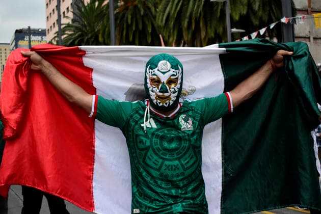 Mexican Supporters Watching The 2026 FIFA World Cup, WM, Weltmeisterschaft, Fussball Match Mexico v Czechia A Supporter of Mexico national soccer team attending the Angel of Independence to watching the 2026 FIFA World Cup match between Mexico and Czechia corresponding to final matchday of Group A at a giant screen. on June 24, 2026 in Mexico City, Mexico. (Photo by Luis Barron Eyepix Group) Copyright: xLuisxBarron xEyepixxGroupx LB_24062026_188706