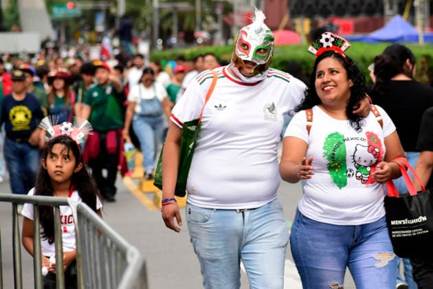 Mexican Supporters Watching The 2026 FIFA World Cup, WM, Weltmeisterschaft, Fussball Match Mexico v Czechia Supporters of Mexico national soccer team attending the Angel of Independence to watching the 2026 FIFA World Cup match between Mexico and Czechia corresponding to final matchday of Group A at a giant screen. on June 24, 2026 in Mexico City, Mexico. (Photo by Luis Barron Eyepix Group) Copyright: xLuisxBarron xEyepixxGroupx LB_24062026_188725
