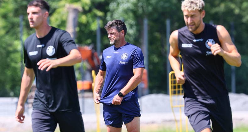 Leipzig, 24.06.2026, Bruno-Plache-Stadion, Fussball, Regionalliga NO , 1. FC LOK LEIPZIG - Trainingsstart, Vorbereitung Saison 2026 27 , Im Bild: Lok-Trainer Torsten Ziegner , Nur für journalistische Zwecke. Only for editorial use! , *** Leipzig, June 24, 2026, Bruno Plache Stadium, Soccer, Regionalliga NO, 1 FC LOK LEIPZIG Training Kickoff, 2026–27 Season Preparations, Pictured: LOK Coach Torsten Ziegner, For editorial use only, Picture Point