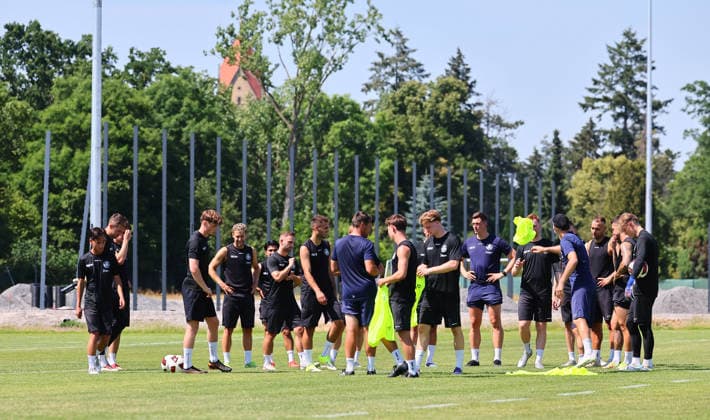 Leipzig, 24.06.2026, Bruno-Plache-Stadion, Fussball, Regionalliga NO , 1. FC LOK LEIPZIG - Trainingsstart, Vorbereitung Saison 2026 27 , Im Bild: Mannschaft von Lok Leipzig , Nur für journalistische Zwecke. Only for editorial use! , *** Leipzig, June 24, 2026, Bruno Plache Stadium, Soccer, Regionalliga NO, 1 FC LOK LEIPZIG Training Kickoff, 2026–27 Season Preparations, Pictured: the LOK Leipzig team, For journalistic purposes only, Only for editorial use, Picture Point