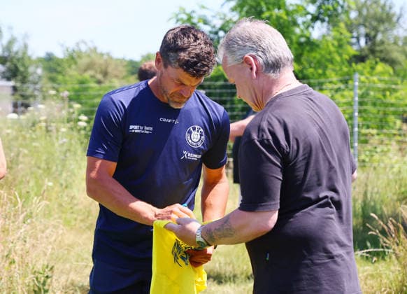 Leipzig, 24.06.2026, Bruno-Plache-Stadion, Fussball, Regionalliga NO , 1. FC LOK LEIPZIG - Trainingsstart, Vorbereitung Saison 2026 27 , Im Bild: Lok-Trainer Torsten Ziegner, Fanatogramm , Nur für journalistische Zwecke. Only for editorial use! , *** Leipzig, June 24, 2026, Bruno Plache Stadium, soccer, Regionalliga NO, 1 FC LOK LEIPZIG training kickoff, preseason for the 2026–27 season. Pictured: LOK coach Torsten Ziegner, Fanatogramm. For journalistic purposes only. For editorial use only, Picture Point