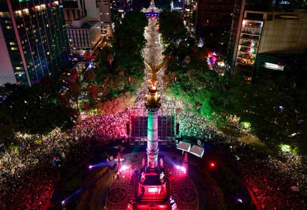 Mexican soccer fans celebrate at the Angel of Independence in Mexico City An aerial photograph shows Mexican fans celebrating their a 2026 FIFA World Cup, WM, Weltmeisterschaft, Fussball match victory over the Czech Republic at the Angel of Independence, in Mexico City, Mexico, 24 June 2026. Mexico City Mexico  Copyright: xTomásxPérezx