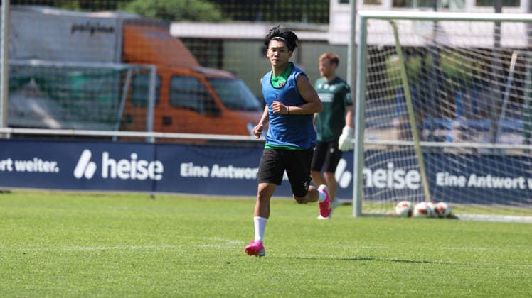 25.06.2026, xrekx, Fussball 2.Bundesliga, Hannover 96 - Trainingsauftakt Saison 2026 27 v.l. Hayate Matsuda (Hannover 96) (DFL DFB REGULATIONS PROHIBIT ANY USE OF PHOTOGRAPHS as IMAGE SEQUENCES and or QUASI-VIDEO) Hannover *** June 25, 2026, xrekx, Soccer 2. Bundesliga, Hannover 96 Start of Training for the 2026–27 Season, photo by Hayate Matsuda, Hannover 96. DFL and DFB regulations prohibit any use of photographs as image sequences and or quasi-video. Hannover