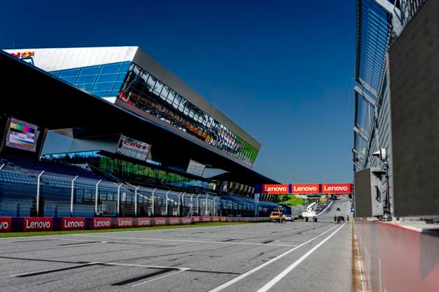 SPIELBERG - Start Finish during the Formula 1 Austria at the Red Bull Ring on June 25, 2026 in Spielberg, Austria. (Photo by DeFodi Images) - *** SPIELBERG: Start and finish during the Formula 1 Austrian Grand Prix at the Red Bull Ring on June 25, 2026, in Spielberg, Austria. Photo by DeFodi Images