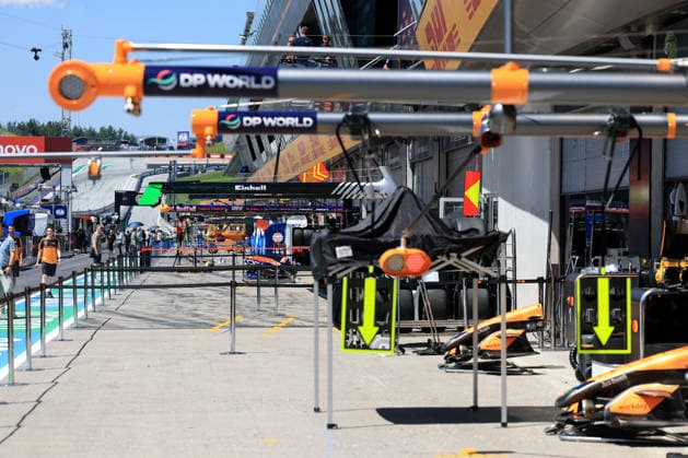 FORMULA 1 - GP of Austria 2026 SPIELBERG,AUSTRIA,25.JUN.26 - MOTORSPORTS, FORMULA 1 - Grand Prix of Austria, Red Bull Ring, preview. Image shows an overview of the pit lane.  GEPAxpictures xMarioxBuehner-Weinrauch