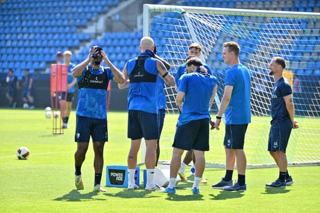Trinkpause der Spieler 25.06.2026, Fussball 2. Bundesliga, Saison 2026 2027, Trainingsauftakt VfL Bochum Bochum Vonovia Ruhrstadion Nordrhein Westfalen Deutschland *** Players water break on June 25, 2026, Soccer 2. Bundesliga, 2026–2027 season, Start of training for VfL Bochum at the Vonovia Ruhrstadion in North Rhine-Westphalia, Germany Team2