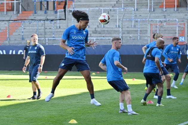 Kopfballaktion Yigit Karademir (VfL Bochum) 25.06.2026, Fussball 2. Bundesliga, Saison 2026 2027, Trainingsauftakt VfL Bochum Bochum Vonovia Ruhrstadion Nordrhein Westfalen Deutschland *** Yigit Karademir s header, VfL Bochum, June 25, 2026; Soccer, 2. Bundesliga, 2026–2027 season; Start of training camp, VfL Bochum, Bochum, Vonovia Ruhrstadion, North Rhine-Westphalia, Germany Team2