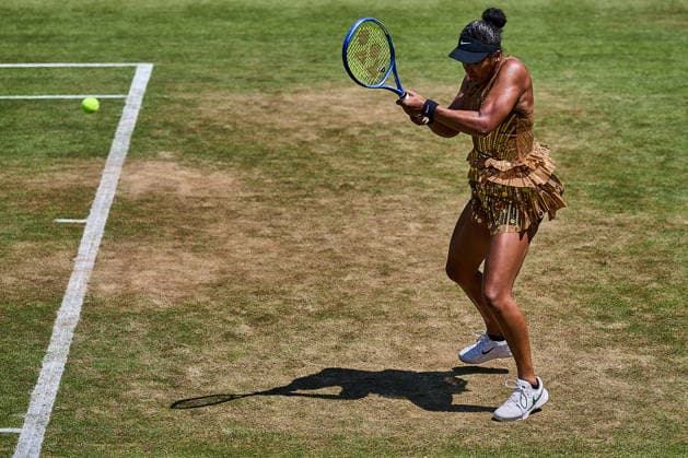 June 25, 2026, Bad Homburg, Hessen, Germany: Naomi Osaka of Japan returns with backhand during the BAD HOMBURG OPEN powered by SOLARWATTT- WTA500 - Womens Tennis, 25.6.2026 in Bad Homburg (Tennis-Club Bad Homburg), Germany Tennis 2026: WTA, Tennis Damen Bad Hombug Open: Quarterfinal: OSAKA 6:2 6:2 ALEXANDROVA  - ZUMAs343 20260625_zsp_s343_022 Copyright: xMathiasxSchulzx