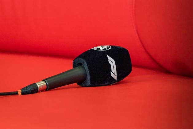 FORMULA 1 - GP of Austria 2026 SPIELBERG,AUSTRIA,25.JUN.26 - MOTORSPORTS, FORMULA 1 - Grand Prix of Austria, Red Bull Ring, preview. Image shows a microphone.  GEPAxpictures xMatthiasxTrinkl