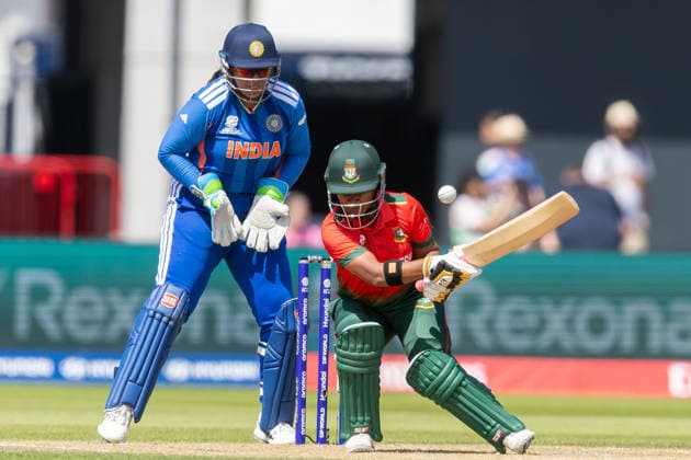 India Women v Bangladesh Women, ICC Women s T20 World Cup Bangladesh Women Dilara Akter plays paddle shot during the ICC Women s T20 World Cup match between India Women and Bangladesh Women at Old Trafford, Manchester, UK on 25 June 2026. Manchester Old Trafford Greater Manchester UK Editorial use only , Copyright: xManjitxNarotrax PSI-24416-0008