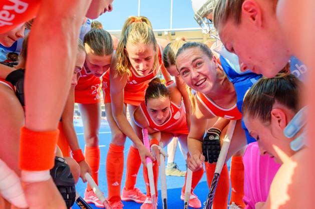WAVER, 24-06-2026, Belfius Hockey Arena, FIH Hockey Pro League Women, Season 2025-2026. Renee van Laarhoven talking to the team before the game Australia - Netherlands (women). Australia - Netherlands (women)  x204638578x Copyright: