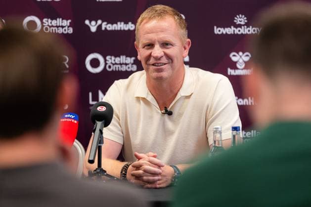 Edinburgh, Scotland, 06.25.2026. Belgium coach Wouter Vrancken is confirmed as Derek McInnes successor at Hearts Fc at Tynecastle stadium in Edinburgh. Heart of Midlothian press conference, PK, Pressekonferenz to Unveil their New Manager, Football, Tynecastle Park, Edinburgh, Scotland, UK - 25 Jun 2026Edinburgh Tynecastle Park United Kingdom  Copyright: xEuanxCherry Shutterstockx 16961552j