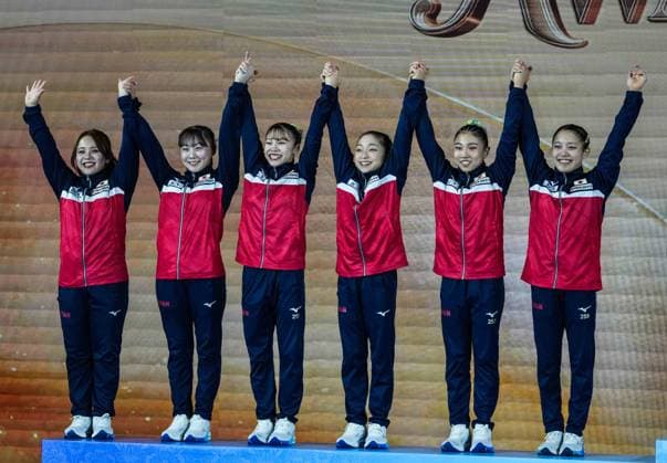 (260625) -- ZUNYI, June 25, 2026 -- Silver medalists team Japan pose during the awarding ceremony for senior women s team & all-around finals at the 13th Senior & 19th Junior Women s Artistic Gymnastics Asian Championships in Zunyi, southwest China s Guizhou Province, June 25, 2026. ) (SP)CHINA-ZUNYI-ARTISTIC GYMNASTICS-ASIAN CHAMPIONSHIPS(CN) TaoxLiang 