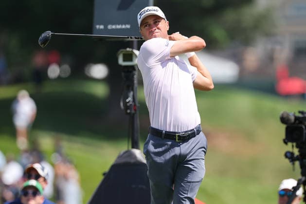 CROMWELL, CT - JUNE 25: Justin Thomas of the United States hits the ball on the second tee during the first round of the Travelers Championship 2026 at TPC River Highlands on June 25, 2026 in Cromwell, Connecticut. (Photo by Andrew Mordzynski Icon Sportswire) GOLF: JUN 25 PGA, Golf Herren Travelers Championship EDITORIAL USE ONLY Icon2606258012833