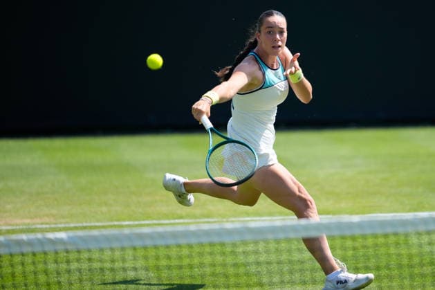 Lexus Eastbourne Open - Day Four Tereza Valentova of the Czech Republic competes during her quarterfinal match against Tatjana Maria of Germany at the 2026 Lexus Eastbourne Open Women s tennis tournament at the Devonshire Park Lawn Tennis Club in Eastbourne, England, on June 25, 2026. Eastbourne United Kingdom  Copyright: xOwenxHammondx originalFilename:hammond-2026lexu260625_npcaC.jpg
