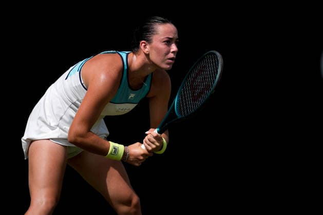 Lexus Eastbourne Open - Day Four Tereza Valentova of the Czech Republic competes during her quarterfinal match against Tatjana Maria of Germany at the 2026 Lexus Eastbourne Open Women s tennis tournament at the Devonshire Park Lawn Tennis Club in Eastbourne, England, on June 25, 2026. Eastbourne United Kingdom  Copyright: xOwenxHammondx originalFilename:hammond-2026lexu260625_np06C.jpg