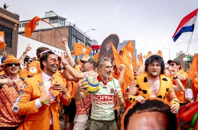 KANSAS CITY - Fans during the Orange March through the Power and Light District during the 2026 FIFA World Cup, WM, Weltmeisterschaft, Fussball Group F, prior to the match between the Netherlands and Tunisia on June 25, 2026, in Kansas City, United States. ROBIN VAN LONKHUIJSEN ANP xVIxANPxSportx xxANPxIVx 561956908 originalFilename: 561956908.jpg