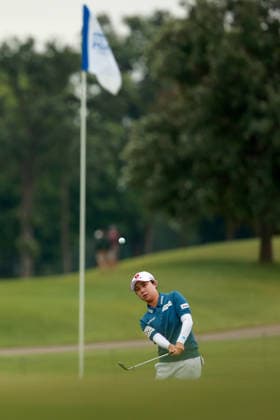 KPMG Women™s PGA, Golf Herren Championship 2026 CHASKA, MINNESOTA - JUNE 25: Hyo Joo Kim of the Republic of Korea chips to the 2nd green during the first round of the KPMG Women™s PGA Championship 2026 at Hazeltine National Golf Club in Chaska, Minnesota, USA Thursday, June 25, 2026. Chaska Minnesota United States  Copyright: xAmyxLemusx originalFilename:lemus-kpmgwome260625_np1jT.jpg