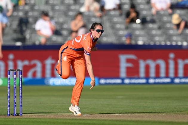 South Africa Women v Netherlands Women, ICC Women s T20 World Cup Frederique Overdijk of Netherlands opens the bowling during the ICC Women s T20 World Cup match between South Africa Women and Netherlands Women at the Seat Unique Stadium, Bristol, UK on 25 June 2026. Bristol Seat Unique Stadium Gloucestershire UK Editorial use only , Copyright: xGrahamxHuntx PSI-24401-0007
