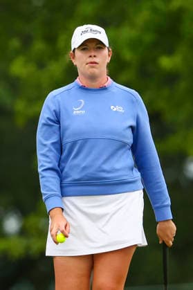 June 25, 2026, Chaska, Minnesota, United States: KATE SMITH-STROH looks on as her competitors putt at hole two. This is the first day of the 2026 KPMG WomenÃ¢â‚¬â ¢s PGA, Golf Herren Championship at Hazeltine National Golf Course in Chaska Minnesota. Chaska United States - ZUMAt166 20260625_zsp_t166_005 Copyright: xMichaelxTurnerx