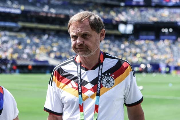 Fussball, FIFA World Cup, WM, Weltmeisterschaft, Fussball 2026 Gruppe E - 3.Spieltag Ecuador - Deutschland 25.05.2026, New-York-New-Jersey-Stadion Björn Gulden (CEO Adidas) New York New-York-New-Jersey-Stadion New Jersey Vereinigte Staaten von Amerika *** Sports, Soccer, 2026 FIFA World Cup Group E, Matchday 3: Ecuador vs. Germany, May 25, 2026, New York–New Jersey Stadium; Björn Gulden, CEO of Adidas; New York–New Jersey Stadium, New Jersey, United States of America