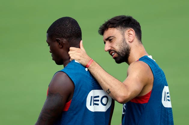 Portugal s players Bruno Fernandes (R) and Nuno Mendes attend a training session at Palm Beach, Florida, USA 25 June 2026. Portugal s training session !ACHTUNG: NUR REDAKTIONELLE NUTZUNG!  Copyright: xAlbertoxEstévezx GRAF5948 20260625-55020710210_1