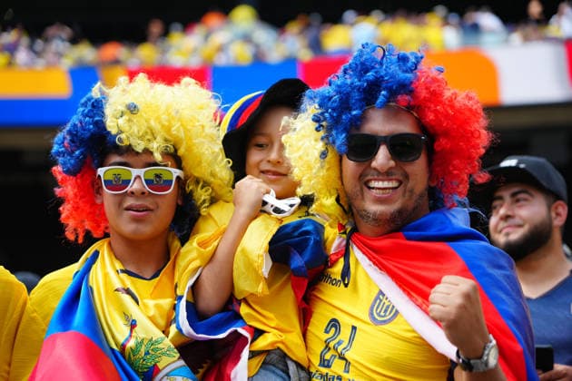 Fans aus Ecuador feiern - New York 25.06.2026: Deutschland vs. Ecuador, MetLife Stadium, World Cup 26 Gruppe E, 3. Spieltag *** Fans from Ecuador celebrate in New York on June 25, 2026: Germany vs. Ecuador, MetLife Stadium, World Cup 26, Group E, Matchday 3