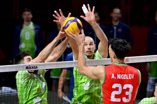 LJUBLJANA, SLOVENIA - JUNE 25: Aleksandar Nikolov of Bulgaria (R) in action against Uros Planinsic of Slovenia (L) during the FIVB Men s Volleyball Nations League match between Slovenia and Bulgaria at Arena Stozice, Ljubljana on June 25, 2026 in Ljubljana, Slovenia. (Photo by Igor Kupljenik Sports Press Photo).  Copyright: xIgorxKupljenikx xSPPx Sportspressphoto_SPR176700