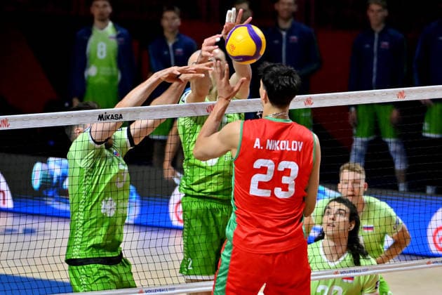 LJUBLJANA, SLOVENIA - JUNE 25: Aleksandar Nikolov of Bulgaria (C) in action against Alen Pajenk of Slovenia (2L) during the FIVB Men s Volleyball Nations League match between Slovenia and Bulgaria at Arena Stozice, Ljubljana on June 25, 2026 in Ljubljana, Slovenia. (Photo by Igor Kupljenik Sports Press Photo).  Copyright: xIgorxKupljenikx xSPPx Sportspressphoto_SPR176706