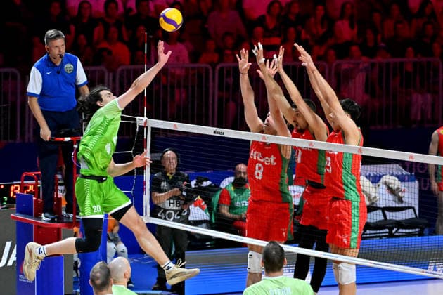 LJUBLJANA, SLOVENIA - JUNE 25: Nik Mujanovic of Slovenia (L) in action against Bulgarian block during the FIVB Men s Volleyball Nations League match between Slovenia and Bulgaria at Arena Stozice, Ljubljana on June 25, 2026 in Ljubljana, Slovenia. (Photo by Igor Kupljenik Sports Press Photo).  Copyright: xIgorxKupljenikx xSPPx Sportspressphoto_SPR176714