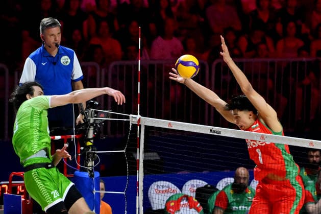 LJUBLJANA, SLOVENIA - JUNE 25: Nik Mujanovic of Slovenia (L) in action against Simeon Nikolov of Bulgaria (R) during the FIVB Men s Volleyball Nations League match between Slovenia and Bulgaria at Arena Stozice, Ljubljana on June 25, 2026 in Ljubljana, Slovenia. (Photo by Igor Kupljenik Sports Press Photo).  Copyright: xIgorxKupljenikx xSPPx Sportspressphoto_SPR176712