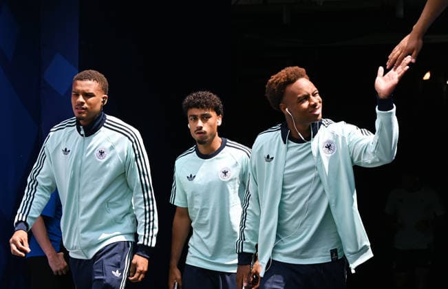 Fussball, Länderspiel, Herren, FIFA World Cup, WM, Weltmeisterschaft, Fussball 2026, Fussball-Weltmeisterschaft, USA, Gruppe E, MetLife Stadium New Jersey: Ecuador - Deutschland; Assan Ouedraogo (GER), Nathaniel Brown (GER), Malick Thiaw (GER). *** Soccer, International Match, Men s, 2026 FIFA World Cup, Soccer World Cup, USA, Group E, MetLife Stadium, New Jersey, Ecuador vs. Germany, Assan Ouedraogo (GER), Nathaniel Brown (GER), Malick Thiaw (GER)