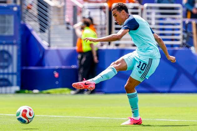Jamal Musiala of Germany warms up , Group E - FIFA World Cup, WM, Weltmeisterschaft, Fussball 2026, Ecuador v Germany, New York New Jersey Stadium, June 25, 2026, East Rutherford, United States.