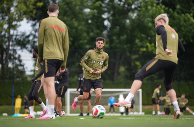 June 25, 2026, Vancouver, Bc, CANADA: Canada s Jonathan Osorio, centre, participates in a FIFA World Cup, WM, Weltmeisterschaft, Fussball soccer training session, in Vancouver, on Thursday, June 25, 2026. Canada News - June 25, 2026  - ZUMAc35_ 20260625_zaf_c35_062 Copyright: xDarrylxDyckx