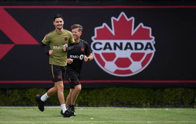 June 25, 2026, Vancouver, Bc, CANADA: Canada s Stephen Eustaquio, left, jogs during a FIFA World Cup, WM, Weltmeisterschaft, Fussball soccer training session, in Vancouver, on Thursday, June 25, 2026. Canada News - June 25, 2026  - ZUMAc35_ 20260625_zaf_c35_063 Copyright: xDarrylxDyckx