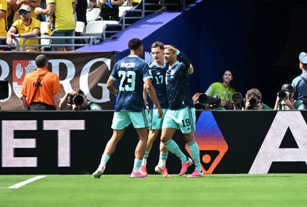 Fußball, Herren, FIFA World Cup, WM, Weltmeisterschaft, Fussball 2026, Spiel in New York New Jersey, Ecuador - Deutschland (Gruppe E, 3. Spieltag), v. l. Felix Nmecha (Deutschland), Florian Wirtz (Deutschland), Leroy Sane (Deutschland), Jubel nach Tor zum 0:1, 25.06. 2026, *** Soccer, Men s, 2026 FIFA World Cup, Match in New York, New Jersey, Ecuador vs. Germany, Group E, Matchday 3, from left: Felix Nmecha (Germany), Florian Wirtz (Germany), Leroy Sané (Germany), celebration after the goal that made it 0–1, June 25, 2026, Copyright: xMatthiasxKochx