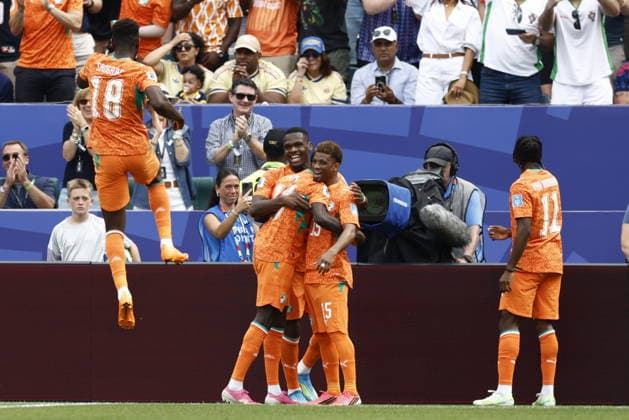 FIFA World Cup, WM, Weltmeisterschaft, Fussball 2026 - Group E - Curacao vs Ivory Coast Nicolas Pepe of Ivory Coast (C) celebrates with his teammates after scoring the 0-1 goal during the FIFA World Cup 2026 group stage match Curacao against Ivory Coast, in Philadelphia, Pennsylvania, USA, 25 June 2026. PHILADELPHIA United States  Copyright: xWILLxOLIVERx