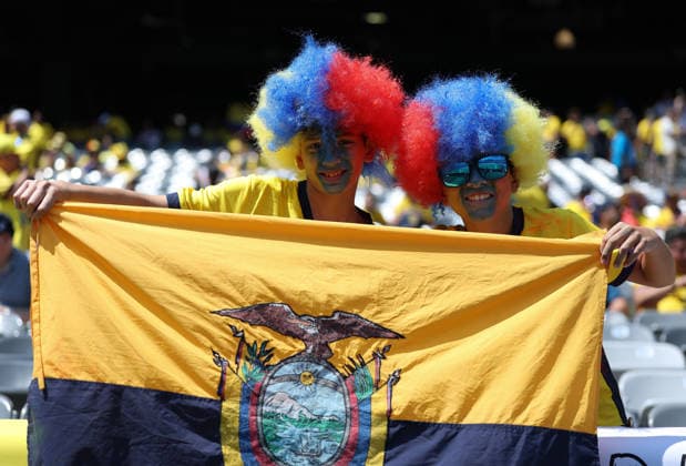 (260626) -- NEW JERSEY, June 26, 2026 -- Fans of Ecuador pose for photos before the group E match between Ecuador and Germany at the 2026 FIFA World Cup, WM, Weltmeisterschaft, Fussball at New York New Jersey Stadium in New York, the United States, June 25, 2026. ) (SP)U.S.-NEW JERSEY-FOOTBALL-FIFA WORLD CUP-GROUP E-ECU VS GER CaoxCan 