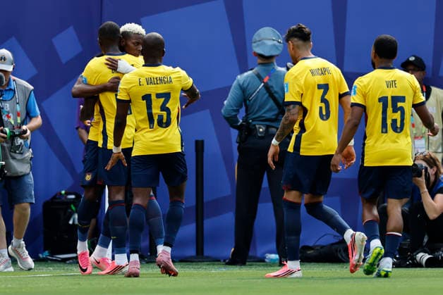 25.06.2026, Fussball, Herren, FIFA Weltmeisterschaft 2026, Vorrunde, Gruppe E, New York, Ecuador - Deutschland, Torjubel zum 1:1, Torschütze: Nilson Angulo (Ecuador) New York MetLife Stadium New York Vereinigte Staaten von Amerika (US) *** June 25, 2026, Soccer, Men s, 2026 FIFA World Cup, Group Stage, Group E, New York, Ecuador vs. Germany, Celebration of the 1-1 goal, Goal scorer: Nilson Angulo, Ecuador, New York, MetLife Stadium, New York, United States of America, US Copyright: xSebastianxBachx