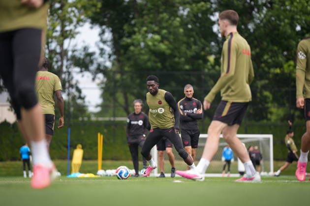 June 25, 2026, Vancouver, Bc, CANADA: Canada s Alphonso Davies, centre, participates in a FIFA World Cup, WM, Weltmeisterschaft, Fussball soccer training session, in Vancouver, on Thursday, June 25, 2026. Canada News - June 25, 2026  - ZUMAc35_ 20260625_zaf_c35_068 Copyright: xDarrylxDyckx