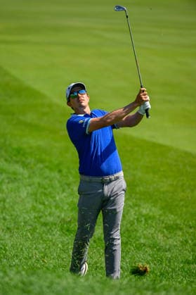 CROMWELL, CT - JUNE 25: Nico Echavarria (COL) watches his approach shot on 1 during the first round of the Travelers Championship on June 25, 2026, at TPC River Highlands in Cromwell, Connecticut. (Photo by Ken Murray Icon Sportswire) GOLF: JUN 25 PGA, Golf Herren Travelers Championship EDITORIAL USE ONLY Icon2606250071