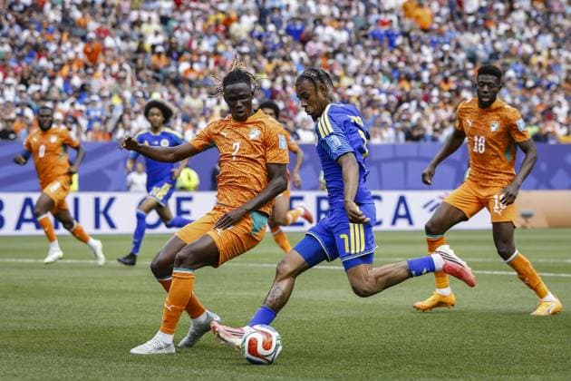 PHILADELPHIA - (lr) Odilon Kossounou of Ivory Coast, Juninho Bacuna of Curacao and Ibrahim Sangare of Ivory Coast during the 2026 FIFA World Cup, WM, Weltmeisterschaft, Fussball Group E match between Curacao and Ivory Coast at Philadelphia Stadium on June 25, 2026 in Philadelphia, United States. MAURICE VAN STEEN ANP FIFA World Cup 2026 - Group E 2026 xVIxANPxSportx xxANPxIVx 561973822 originalFilename: 561973822.jpg