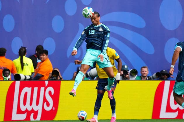 Leroy Sane (Deutschland Germany) klärt per Kopfball - New York 25.06.2026: Deutschland vs. Ecuador, MetLife Stadium, World Cup 26 Gruppe E, 3. Spieltag *** Leroy Sané of Germany scores with a header in New York on June 25, 2026. Germany vs. Ecuador, MetLife Stadium, World Cup 26, Group E, Matchday 3