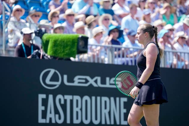 Lexus Eastbourne Open - Day Four Jelena Ostapenko of Latvia, the third seed, competes in a quarterfinal match against Zeynep Sonmez of Turkey at the 2026 Lexus Eastbourne Open Women s tennis tournament at the Devonshire Park Lawn Tennis Club in Eastbourne, England, on June 25, 2026. Eastbourne United Kingdom  Copyright: xOwenxHammondx originalFilename:hammond-2026lexu260625_npVm7.jpg