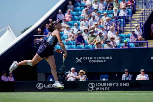 Lexus Eastbourne Open - Day Four Zeynep Sonmez of Turkey competes against third seed Jelena Ostapenko of Latvia during their quarterfinal match at the 2026 Lexus Eastbourne Open Women s tennis tournament at the Devonshire Park Lawn Tennis Club in Eastbourne, England, on June 25, 2026. Eastbourne United Kingdom  Copyright: xOwenxHammondx originalFilename:hammond-2026lexu260625_npfIE.jpg