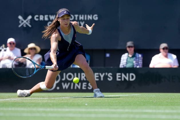 Lexus Eastbourne Open - Day Four Zeynep Sonmez of Turkey competes against third seed Jelena Ostapenko of Latvia during their quarterfinal match at the 2026 Lexus Eastbourne Open Women s tennis tournament at the Devonshire Park Lawn Tennis Club in Eastbourne, England, on June 25, 2026. Eastbourne United Kingdom  Copyright: xOwenxHammondx originalFilename:hammond-2026lexu260625_npTVT.jpg
