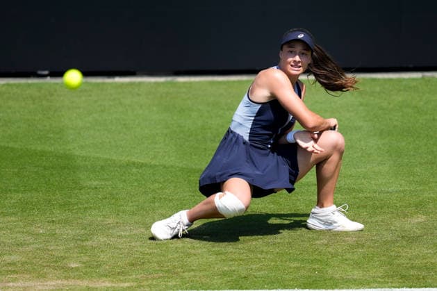 Lexus Eastbourne Open - Day Four Zeynep Sonmez of Turkey competes against third seed Jelena Ostapenko of Latvia during their quarterfinal match at the 2026 Lexus Eastbourne Open Women s tennis tournament at the Devonshire Park Lawn Tennis Club in Eastbourne, England, on June 25, 2026. Eastbourne United Kingdom  Copyright: xOwenxHammondx originalFilename:hammond-2026lexu260625_npSSX.jpg