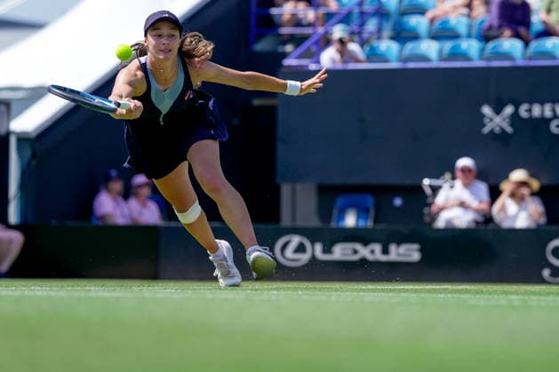 Lexus Eastbourne Open - Day Four Zeynep Sonmez of Turkey competes against third seed Jelena Ostapenko of Latvia during their quarterfinal match at the 2026 Lexus Eastbourne Open Women s tennis tournament at the Devonshire Park Lawn Tennis Club in Eastbourne, England, on June 25, 2026. Eastbourne United Kingdom  Copyright: xOwenxHammondx originalFilename:hammond-2026lexu260625_npUsM.jpg