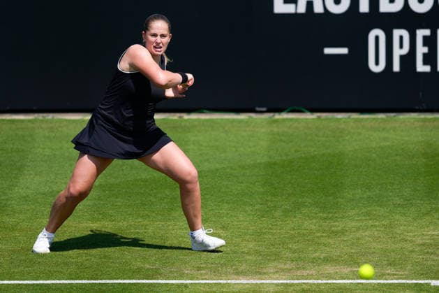 Lexus Eastbourne Open - Day Four Jelena Ostapenko of Latvia, the third seed, competes in a quarterfinal match against Zeynep Sonmez of Turkey at the 2026 Lexus Eastbourne Open Women s tennis tournament at the Devonshire Park Lawn Tennis Club in Eastbourne, England, on June 25, 2026. Eastbourne United Kingdom  Copyright: xOwenxHammondx originalFilename:hammond-2026lexu260625_npga2.jpg